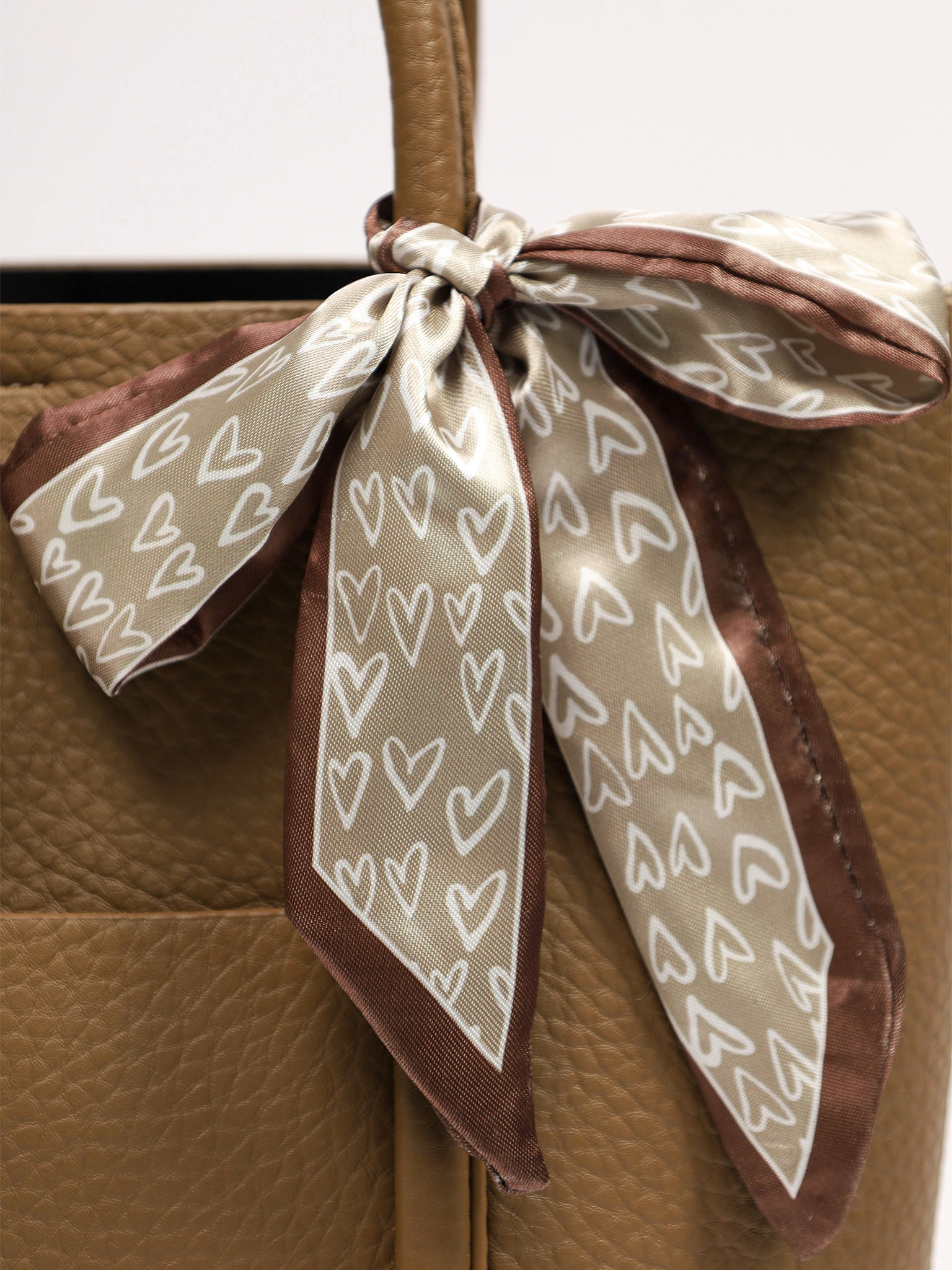 Сумка-тоут с декоративным платком в ассортименте